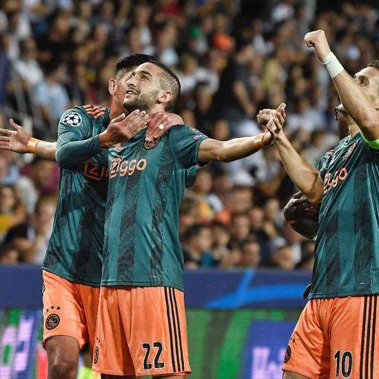 和球迷的期 和球迷的期